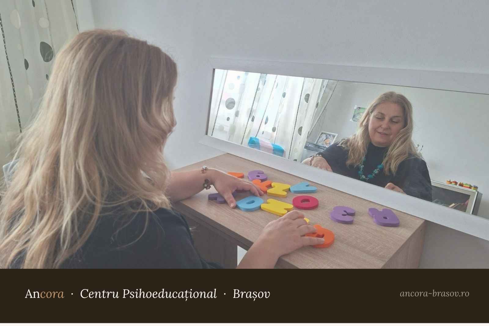 Casca și periuța magică din cabinetul logopedic